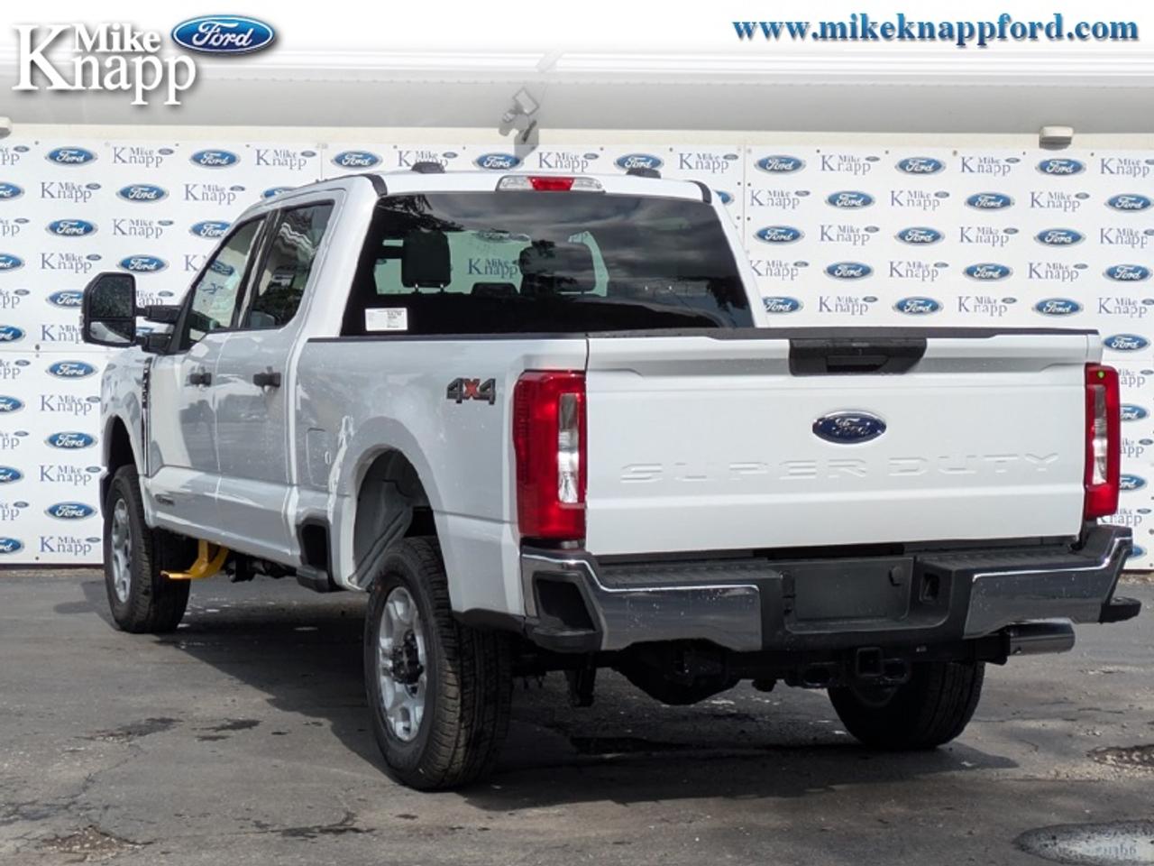2026 Ford F-350 Super Duty XLT Photo