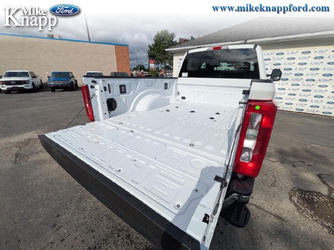 2026 Ford F-350 Super Duty XLT Photo