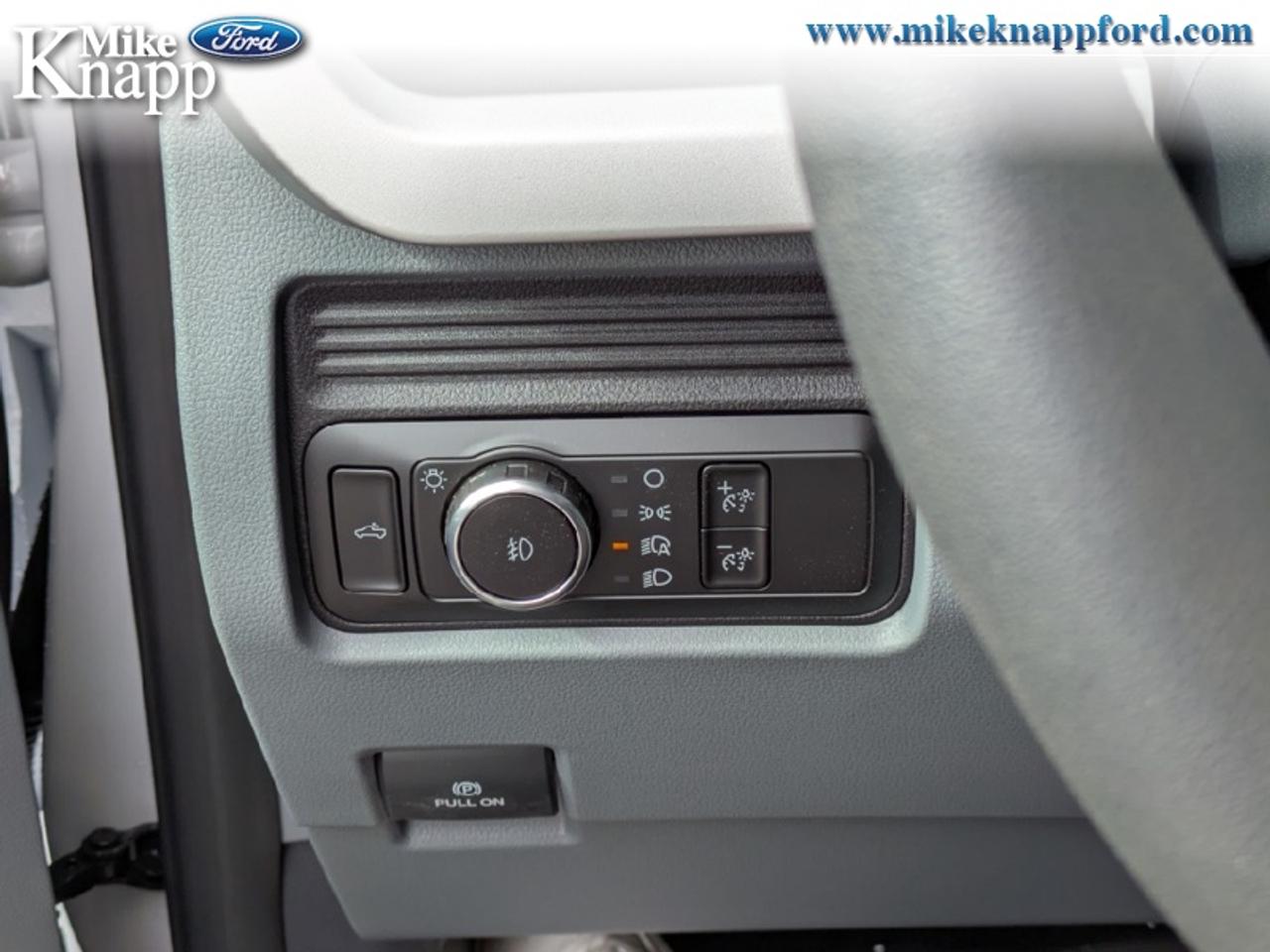 2026 Ford F-350 Super Duty XLT Photo