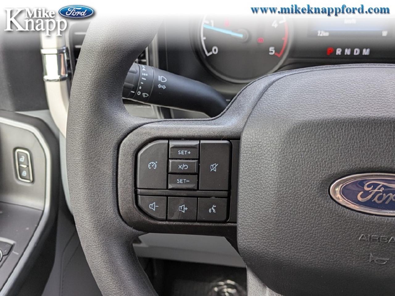 2026 Ford F-350 Super Duty XLT Photo