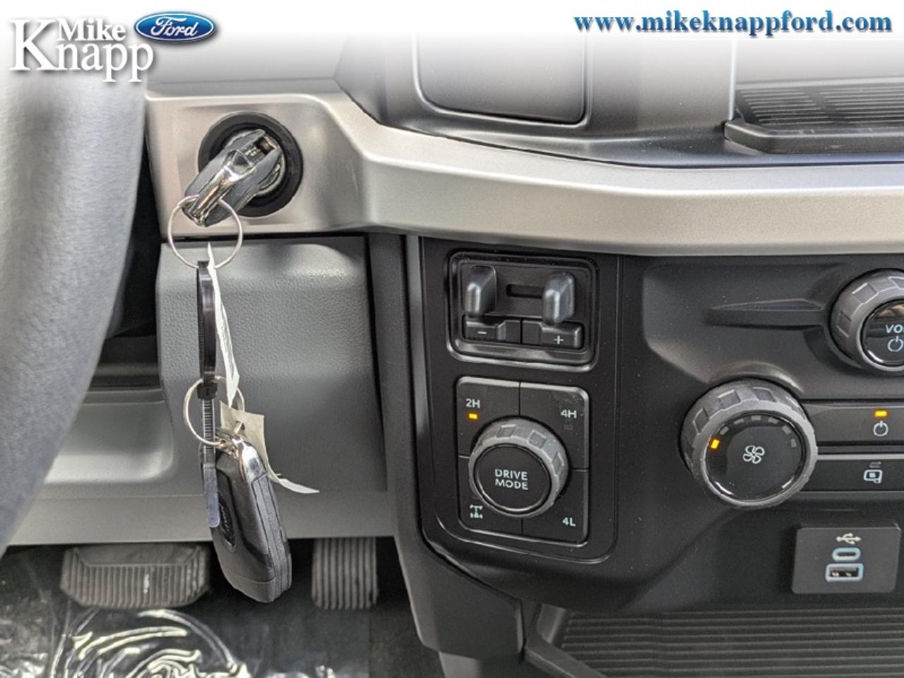 2026 Ford F-350 Super Duty XLT Photo
