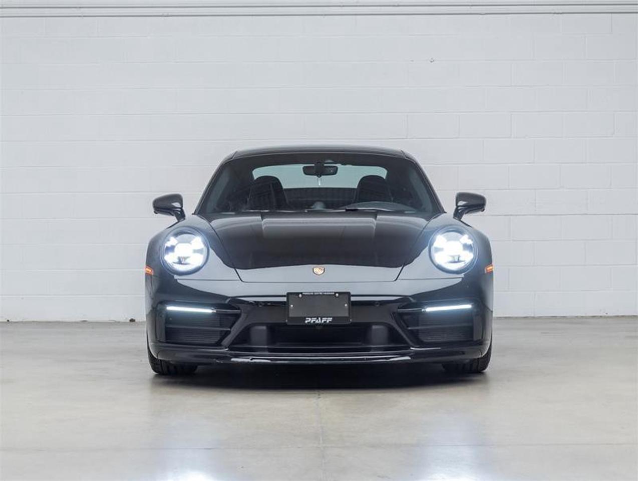2022 Porsche 911  Photo2