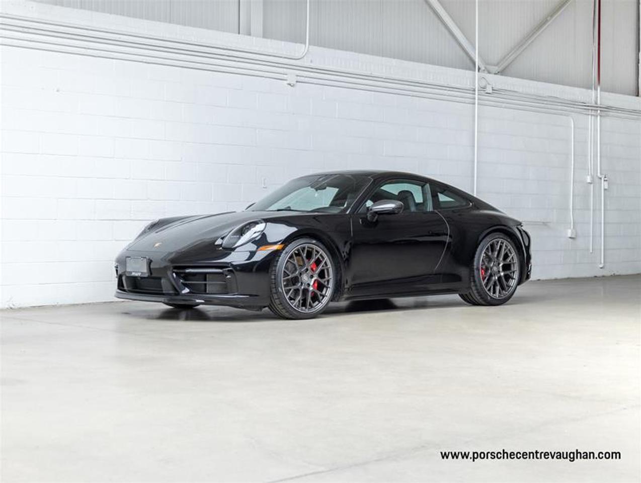 2022 Porsche 911  Photo0