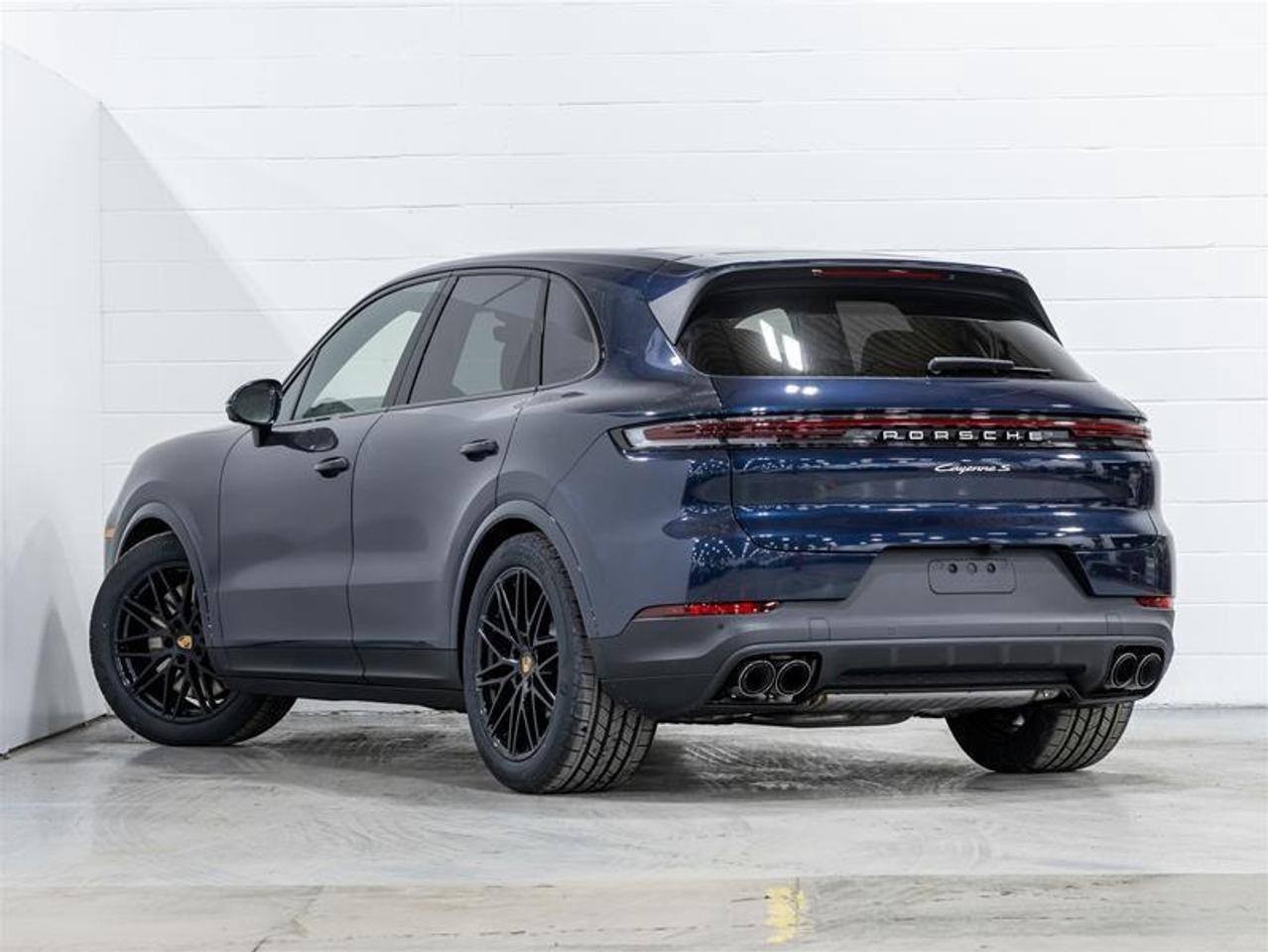 2025 Porsche Cayenne  Photo