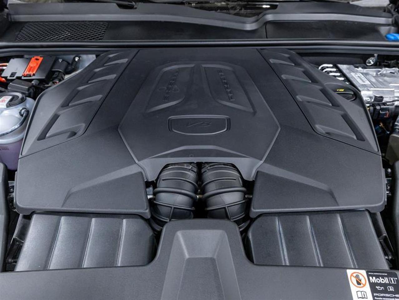2025 Porsche Cayenne  Photo