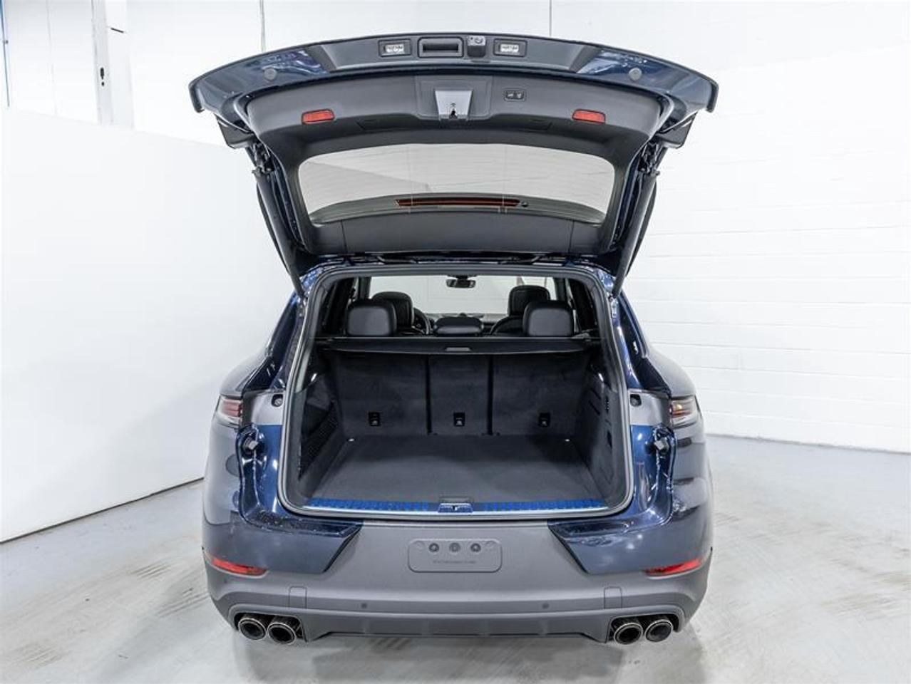 2025 Porsche Cayenne  Photo