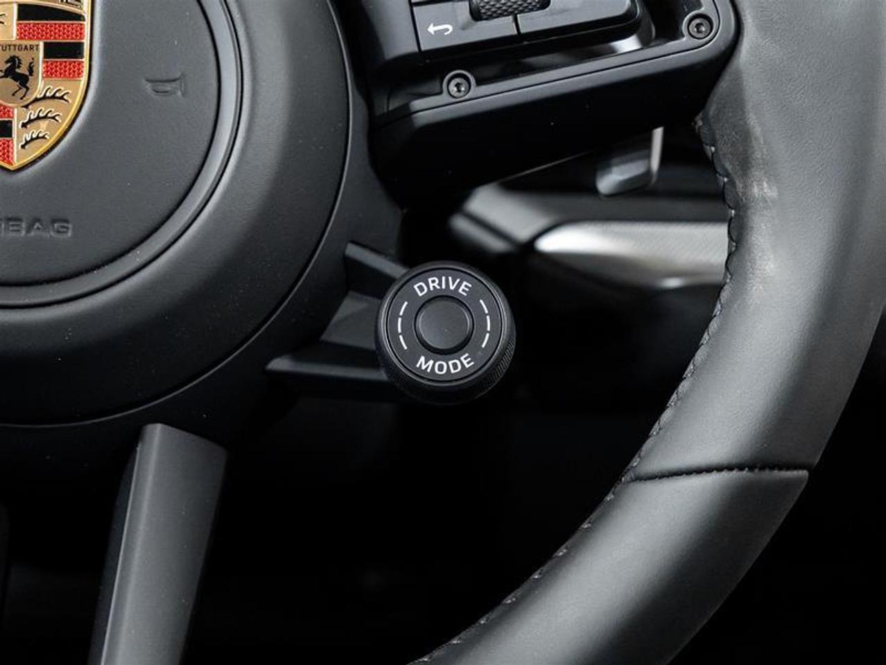 2025 Porsche Cayenne  Photo