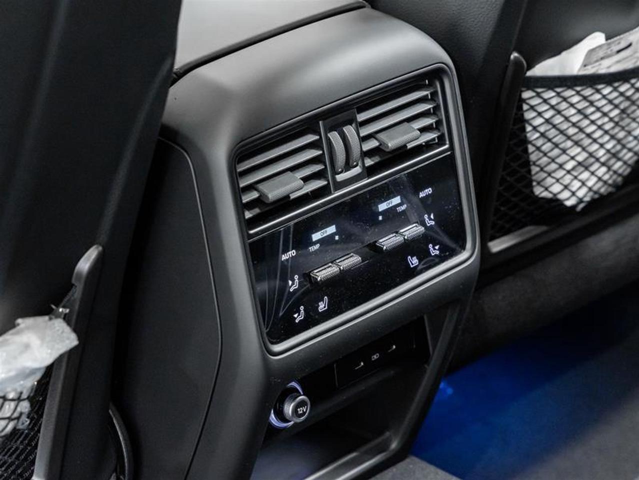 2025 Porsche Cayenne  Photo