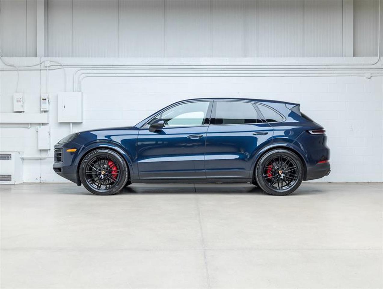 2025 Porsche Cayenne  Photo4