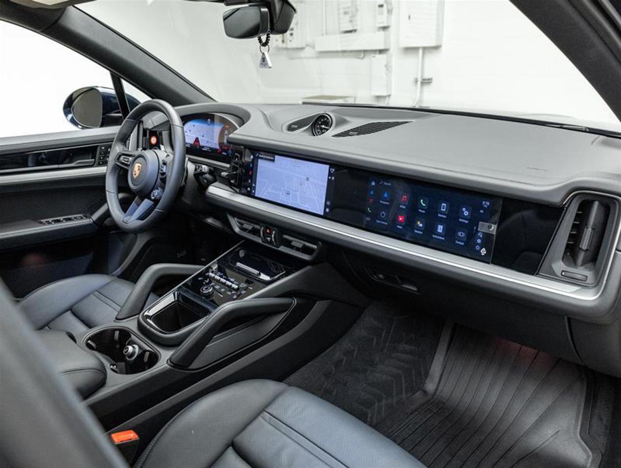 2025 Porsche Cayenne  Photo