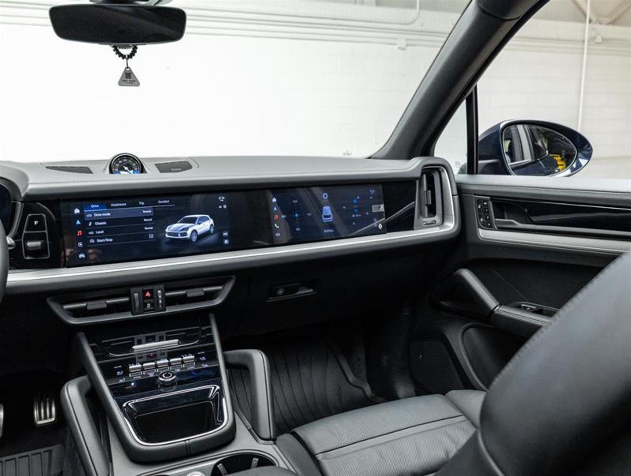 2025 Porsche Cayenne  Photo