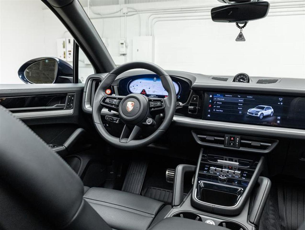 2025 Porsche Cayenne  Photo