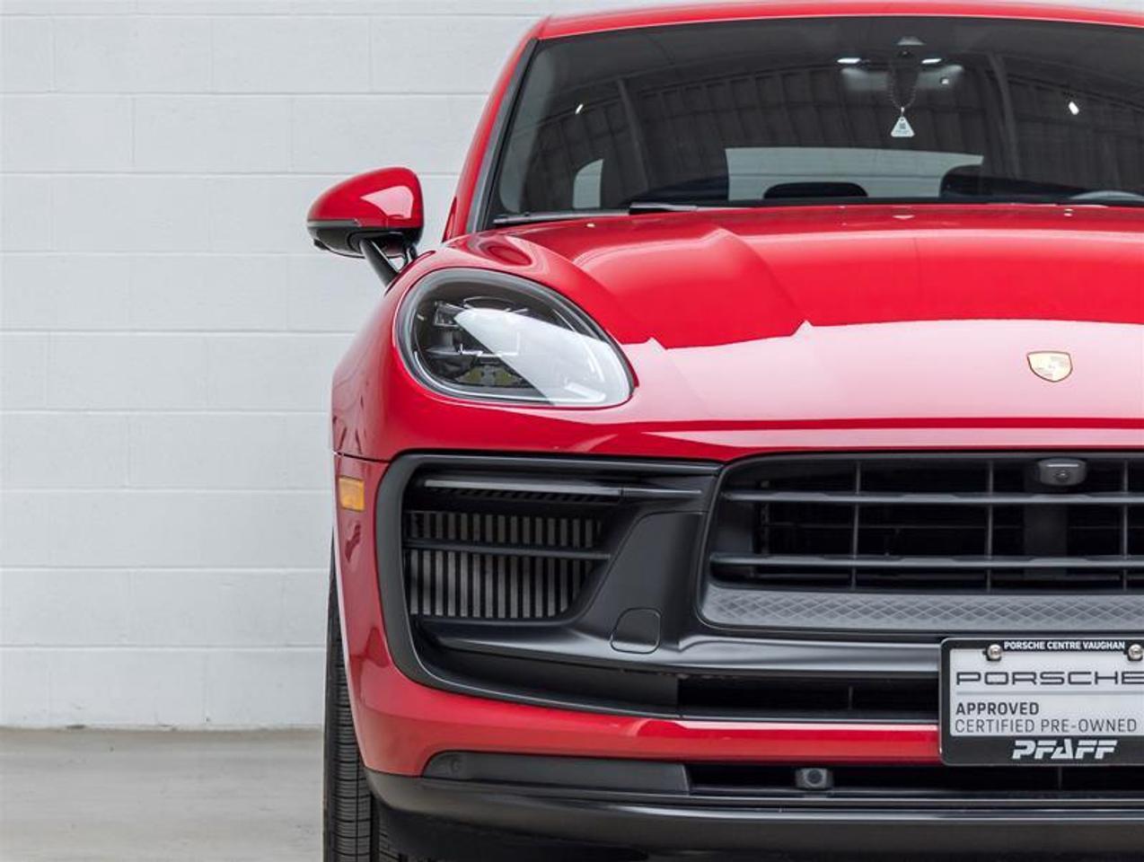 2023 Porsche Macan  Photo