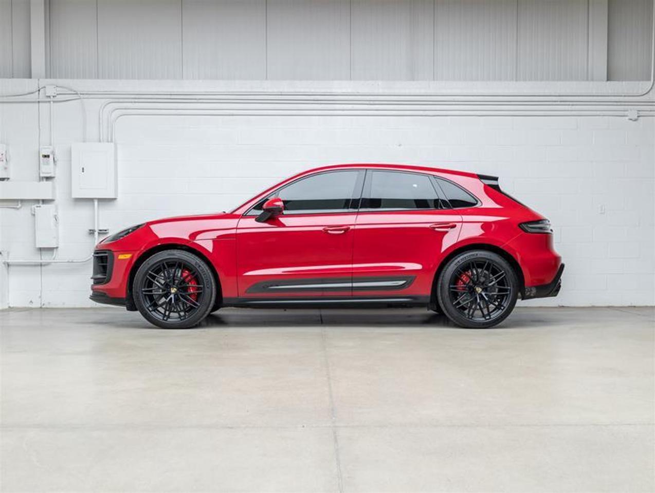 2023 Porsche Macan  Photo