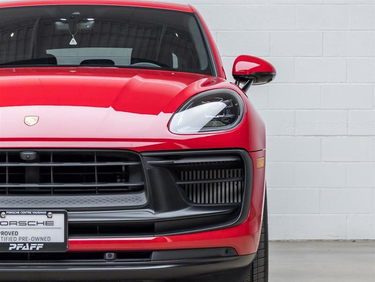2023 Porsche Macan  Photo