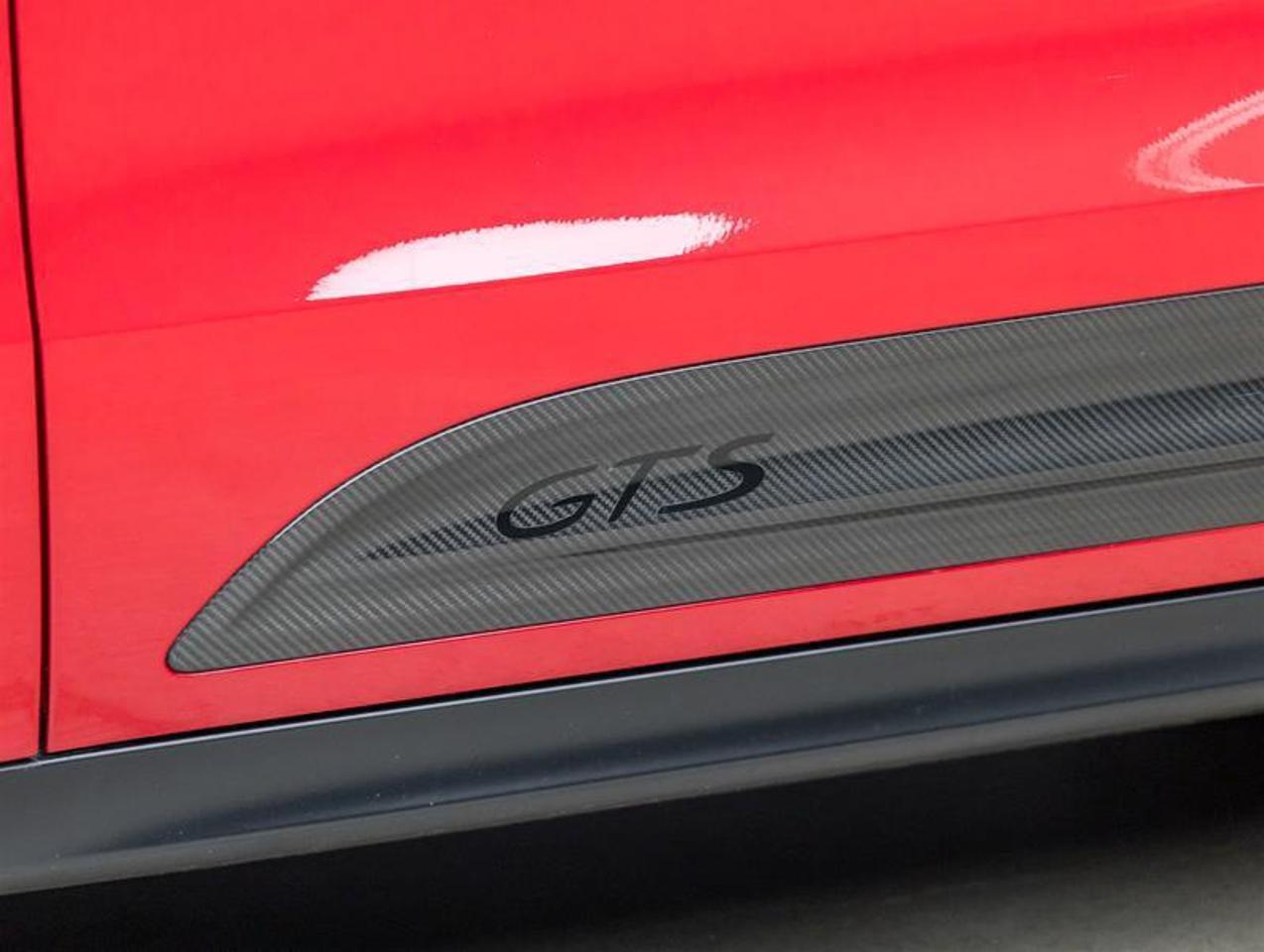 2023 Porsche Macan  Photo