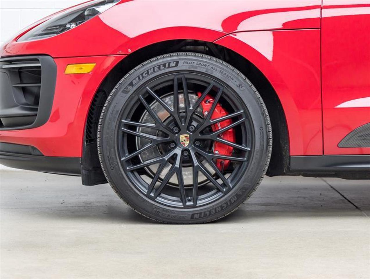 2023 Porsche Macan  Photo