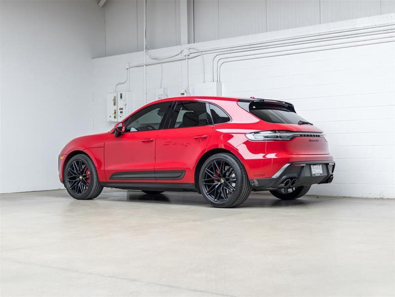 2023 Porsche Macan  Photo