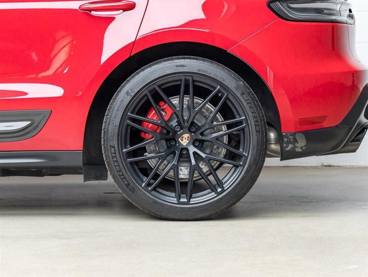 2023 Porsche Macan  Photo