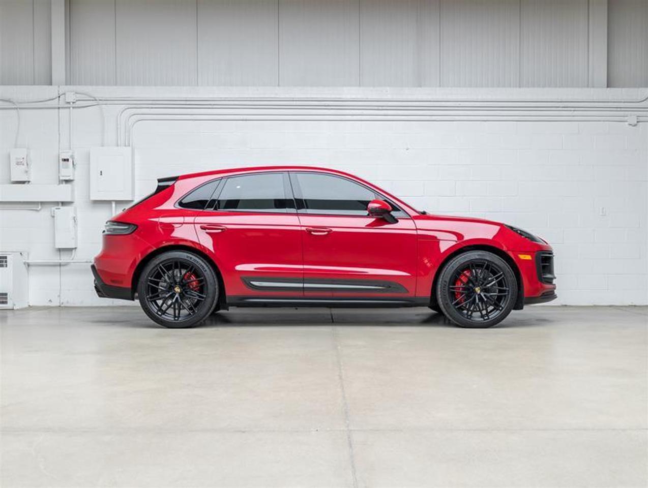2023 Porsche Macan  Photo