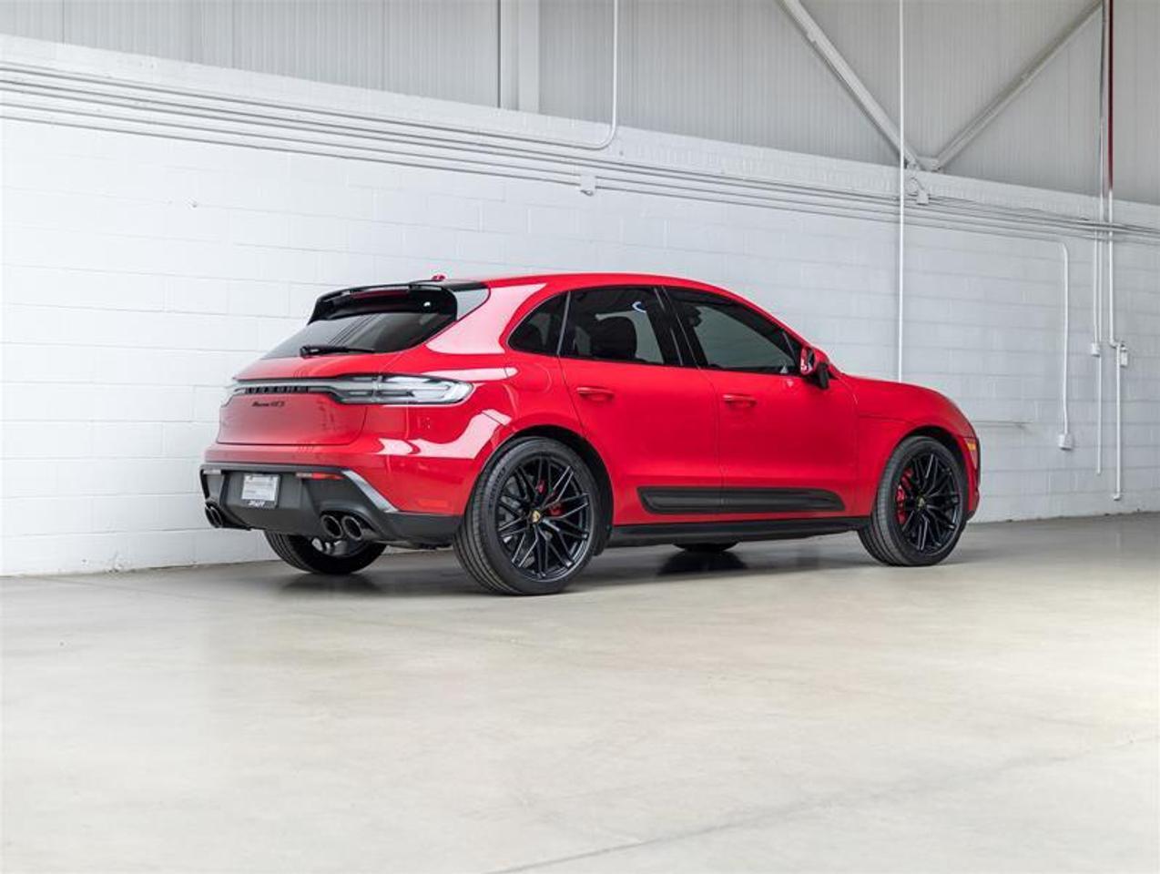 2023 Porsche Macan  Photo