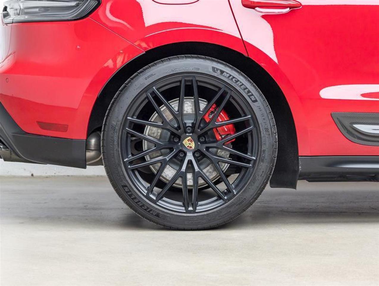 2023 Porsche Macan  Photo