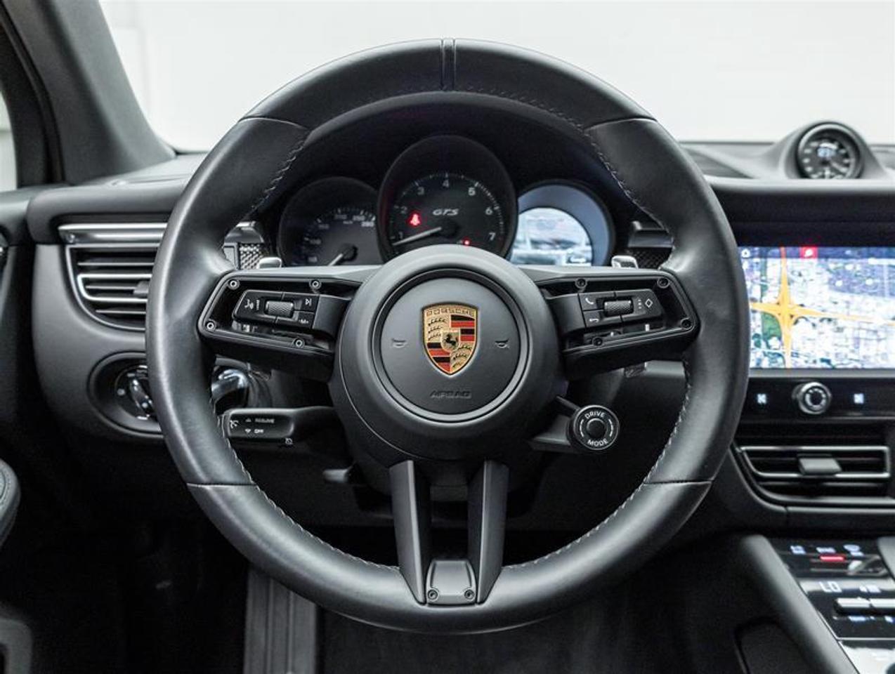 2023 Porsche Macan  Photo