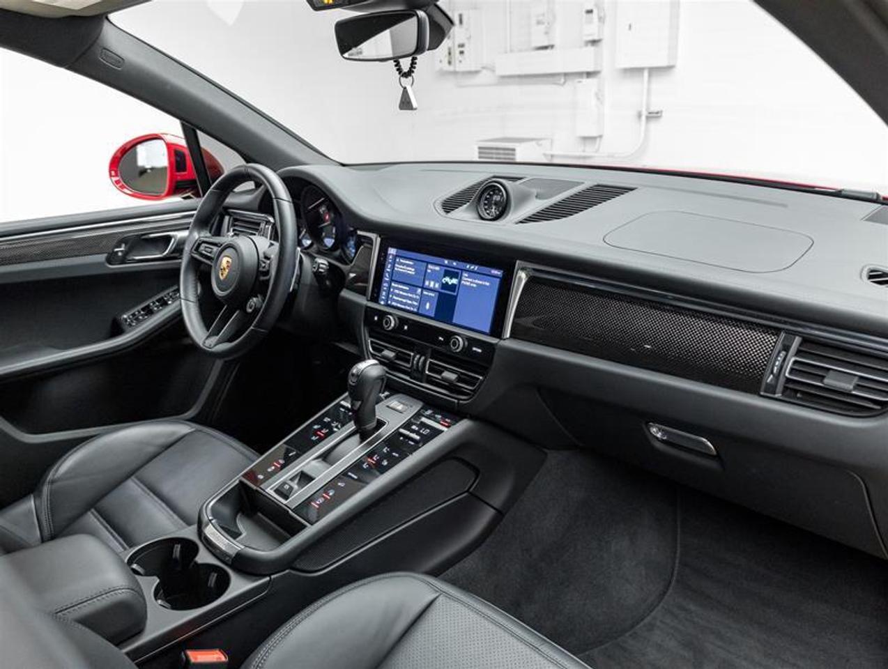 2023 Porsche Macan  Photo