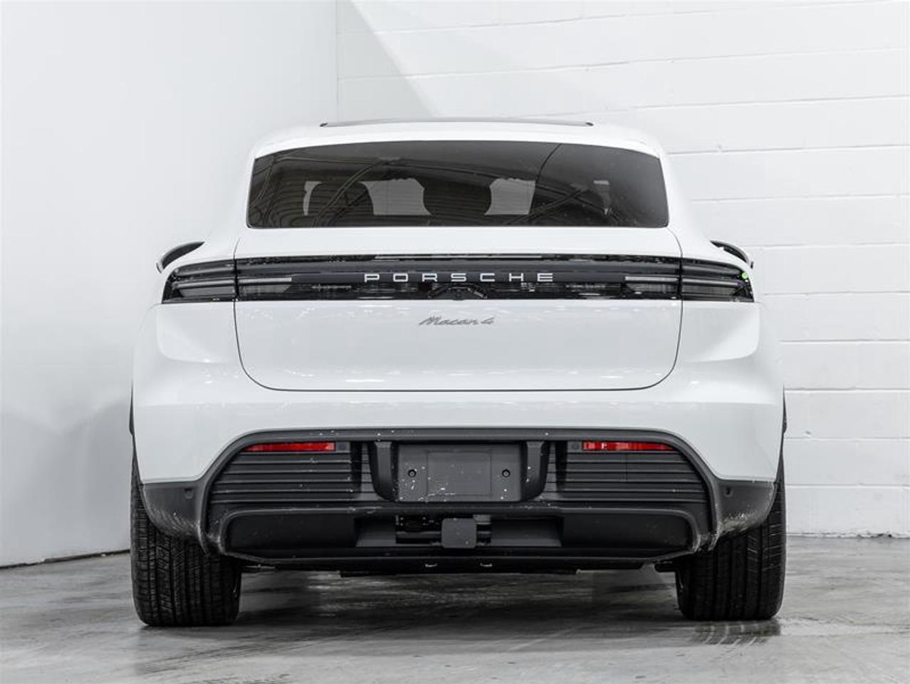 2025 Porsche Macan  Photo