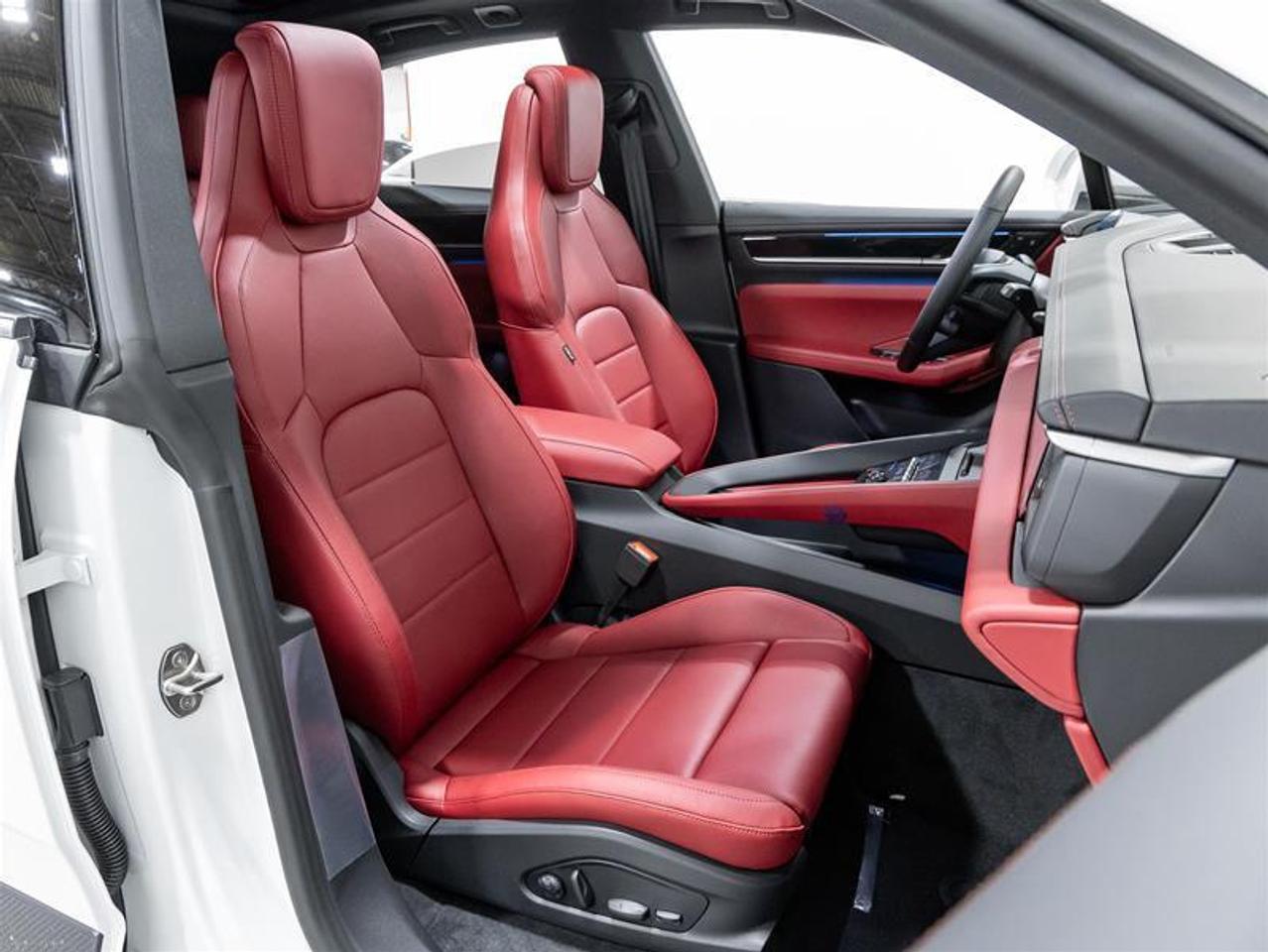 2025 Porsche Macan  Photo