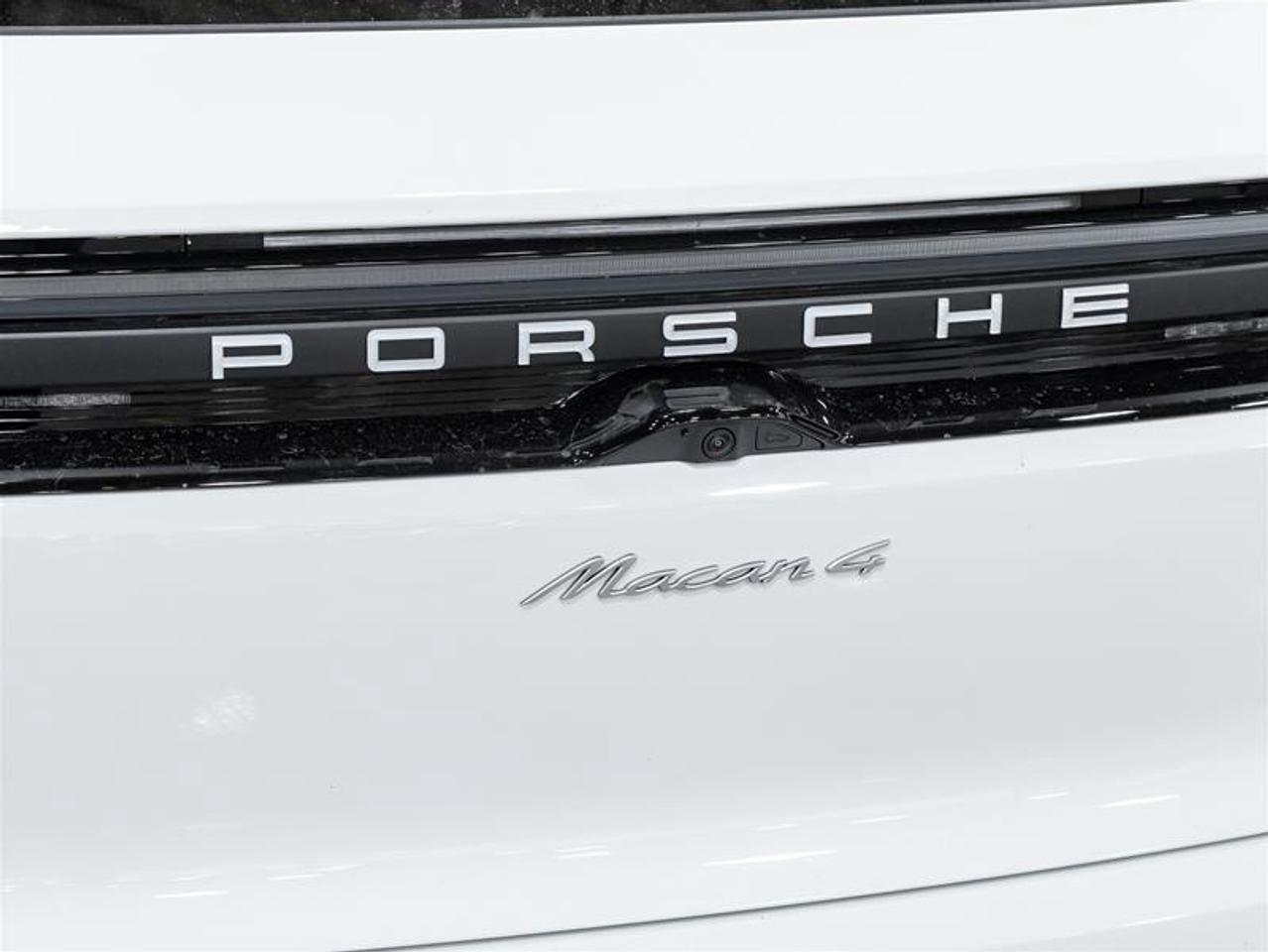 2025 Porsche Macan  Photo