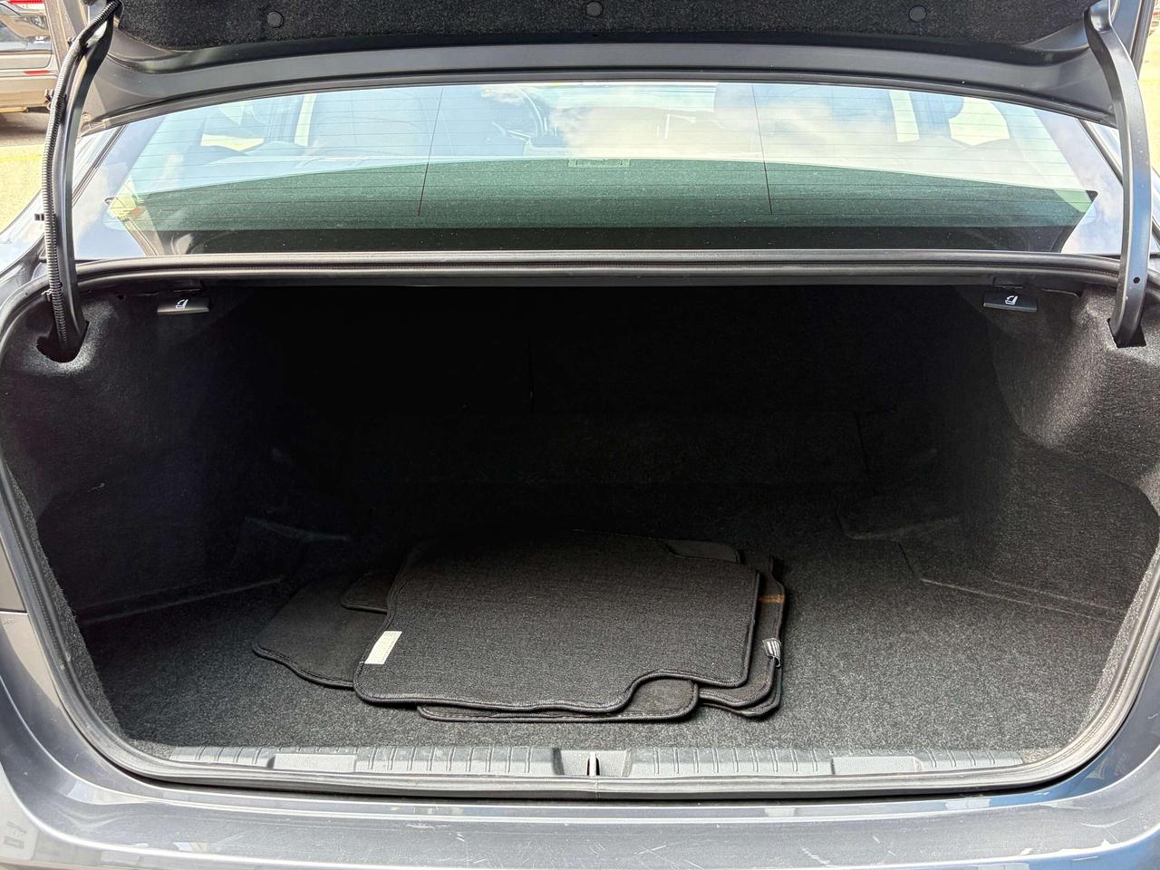 2022 Subaru Legacy TOURING Photo