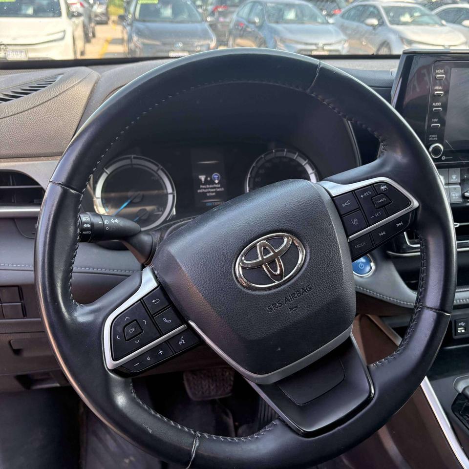 2022 Toyota Highlander LE AWD   Clean Carfax Photo