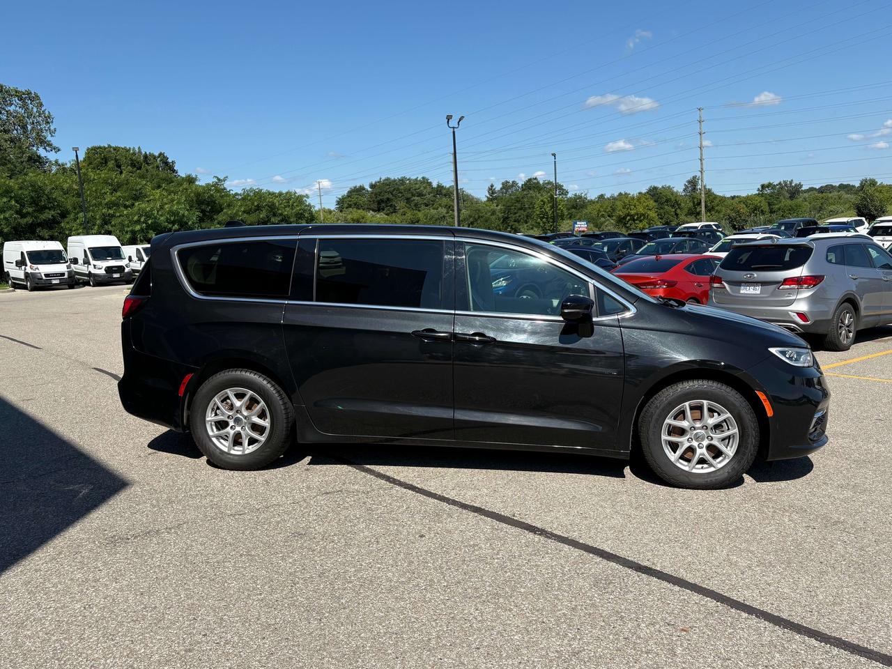 2024 Chrysler Pacifica Touring-L Photo