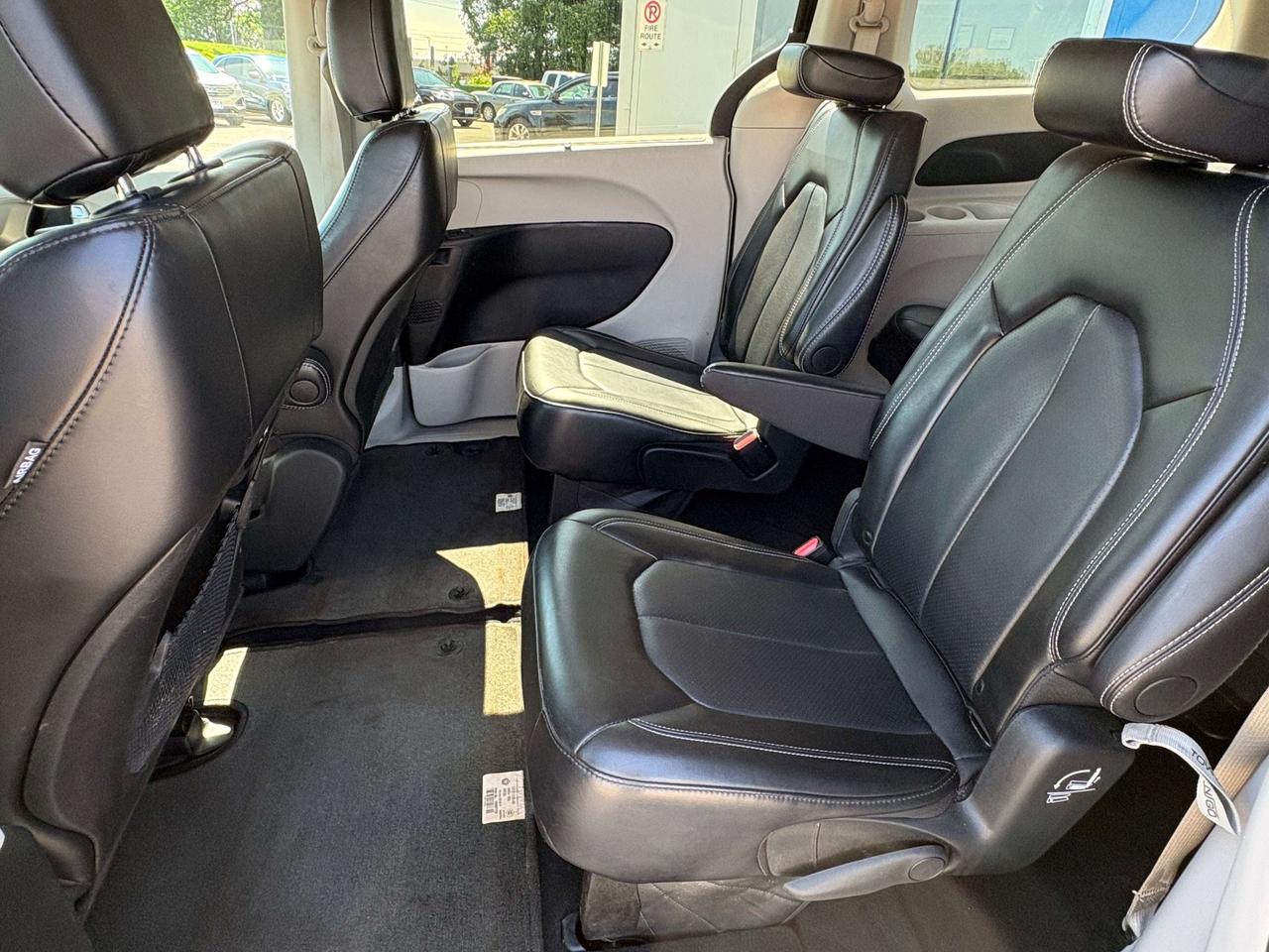 2024 Chrysler Pacifica Touring-L Photo