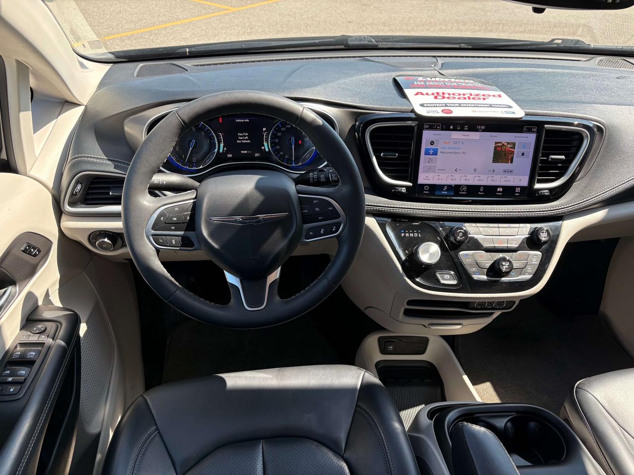 2024 Chrysler Pacifica Touring-L Photo