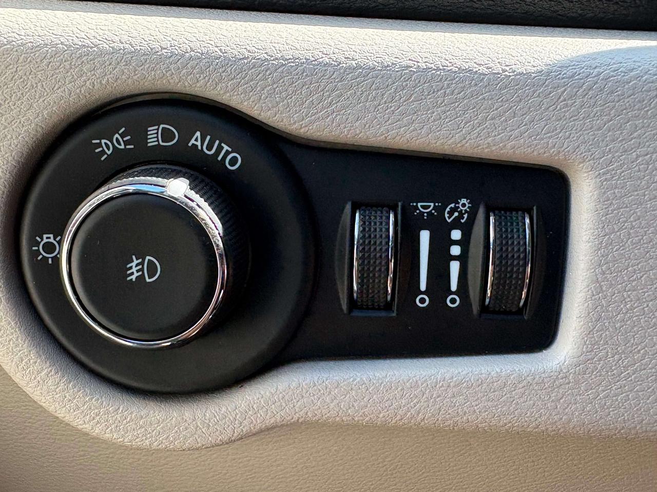 2024 Chrysler Pacifica Touring-L Photo
