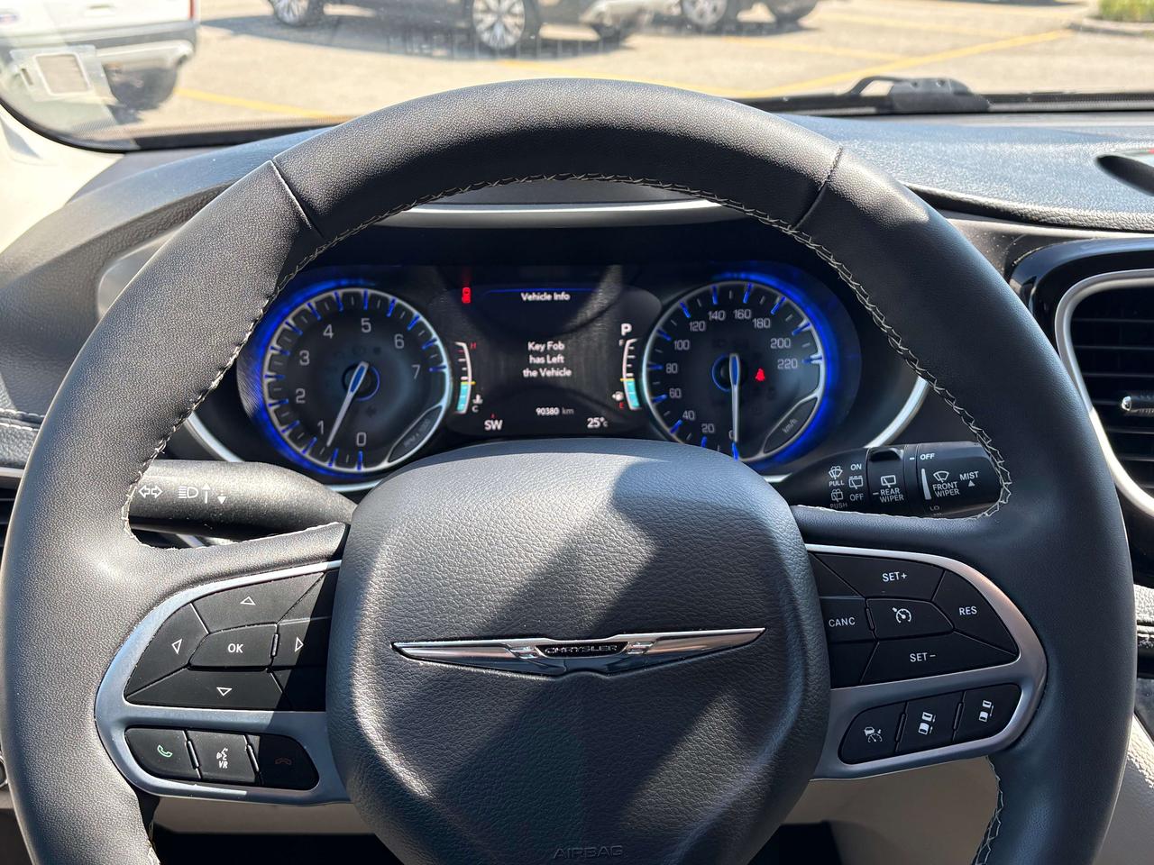 2024 Chrysler Pacifica Touring-L Photo