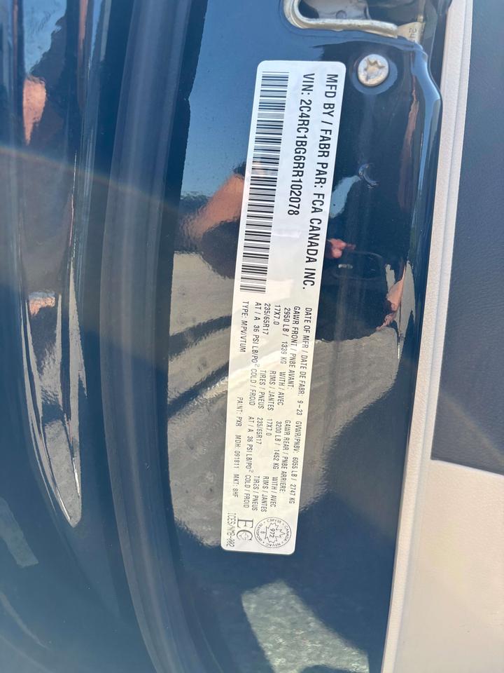 2024 Chrysler Pacifica Touring-L Photo