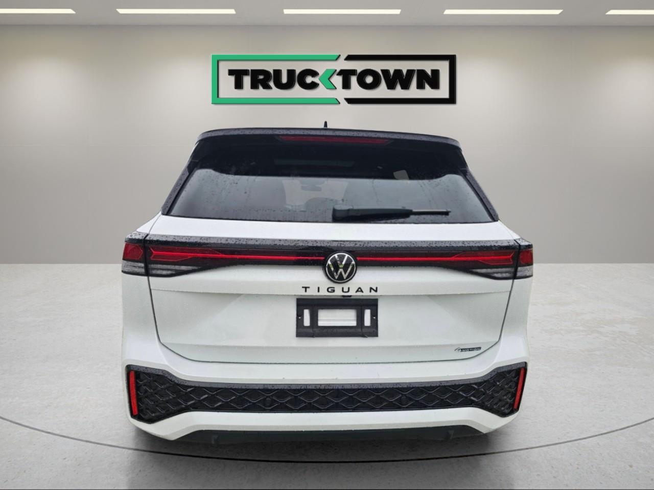 2026 Volkswagen Tiguan Comfortline R-Line Black Edition 4dr All-Wheel Drive 4MOTION Photo