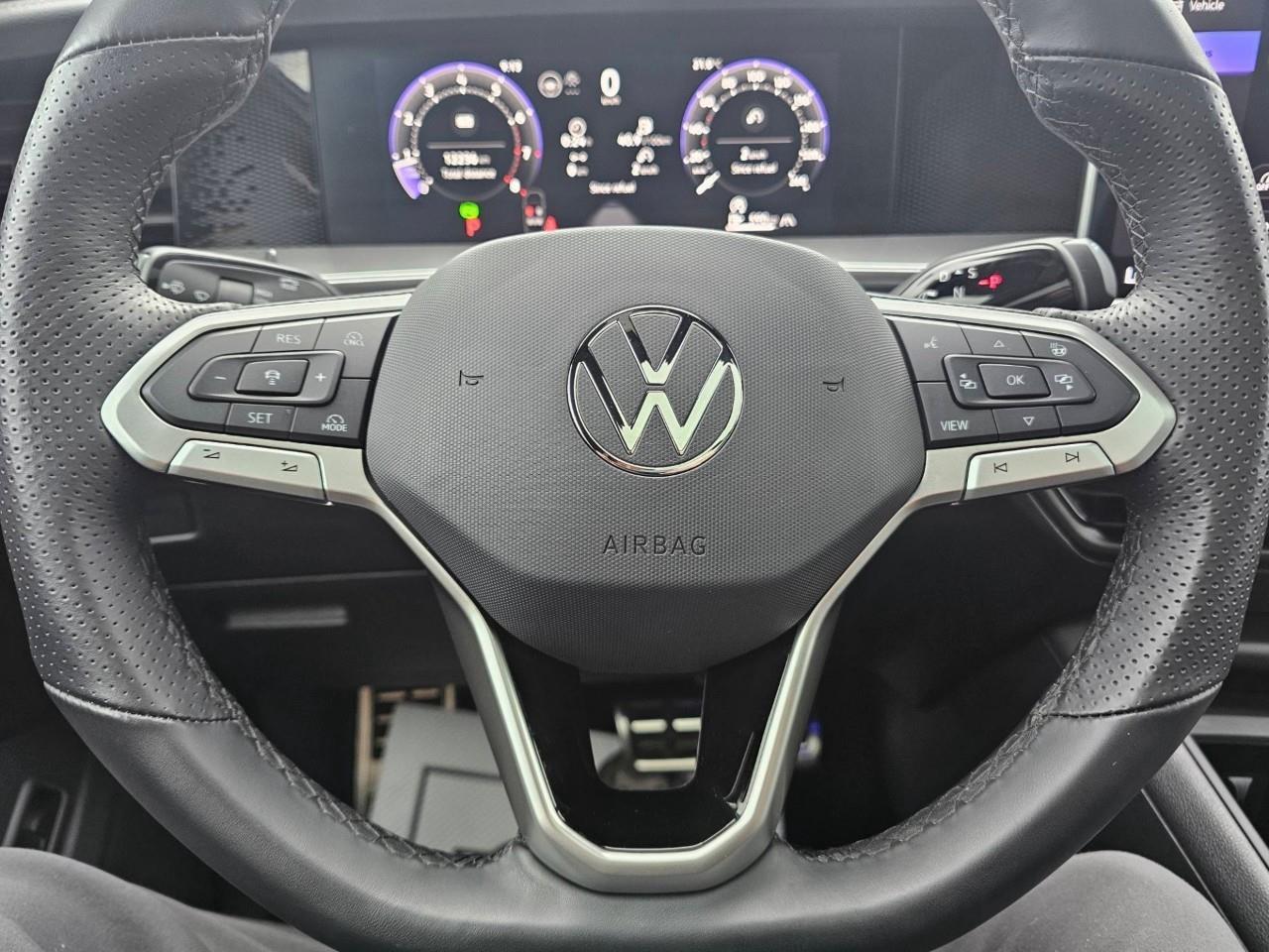 2026 Volkswagen Tiguan Comfortline R-Line Black Edition 4dr All-Wheel Drive 4MOTION Photo