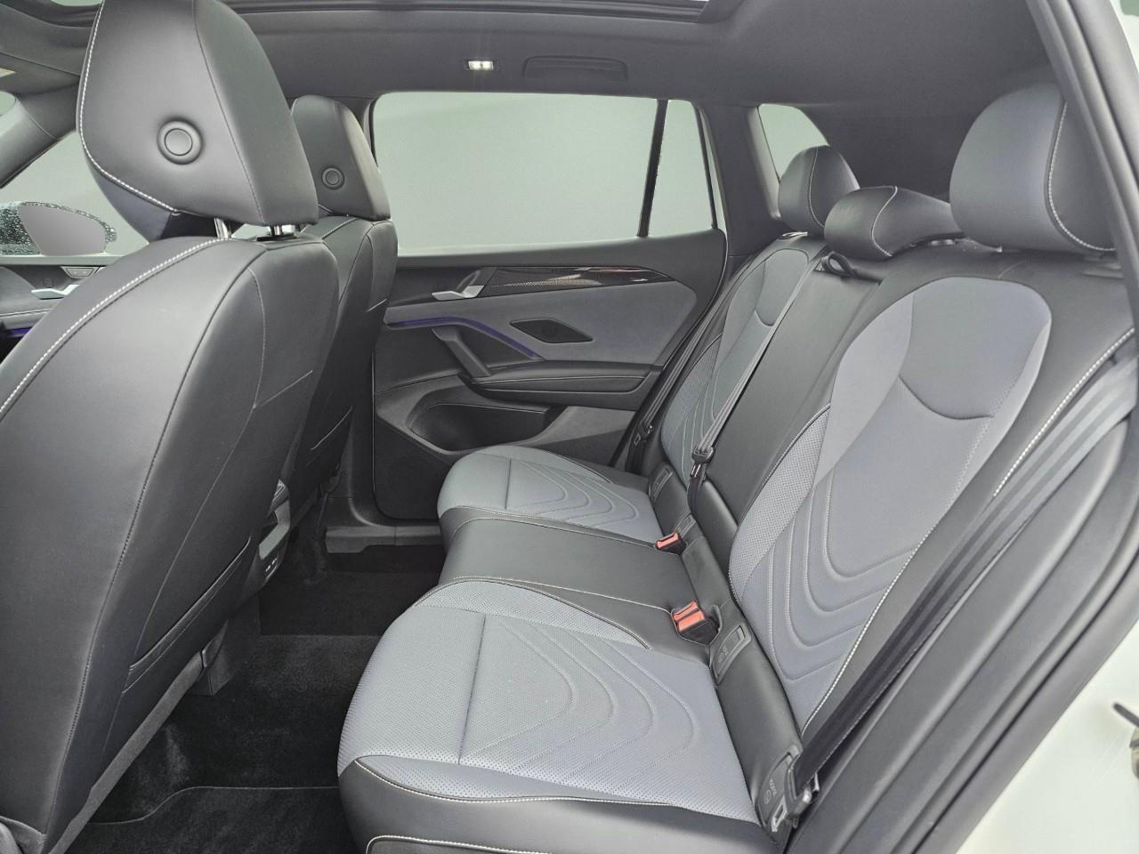 2026 Volkswagen Tiguan Comfortline R-Line Black Edition 4dr All-Wheel Drive 4MOTION Photo