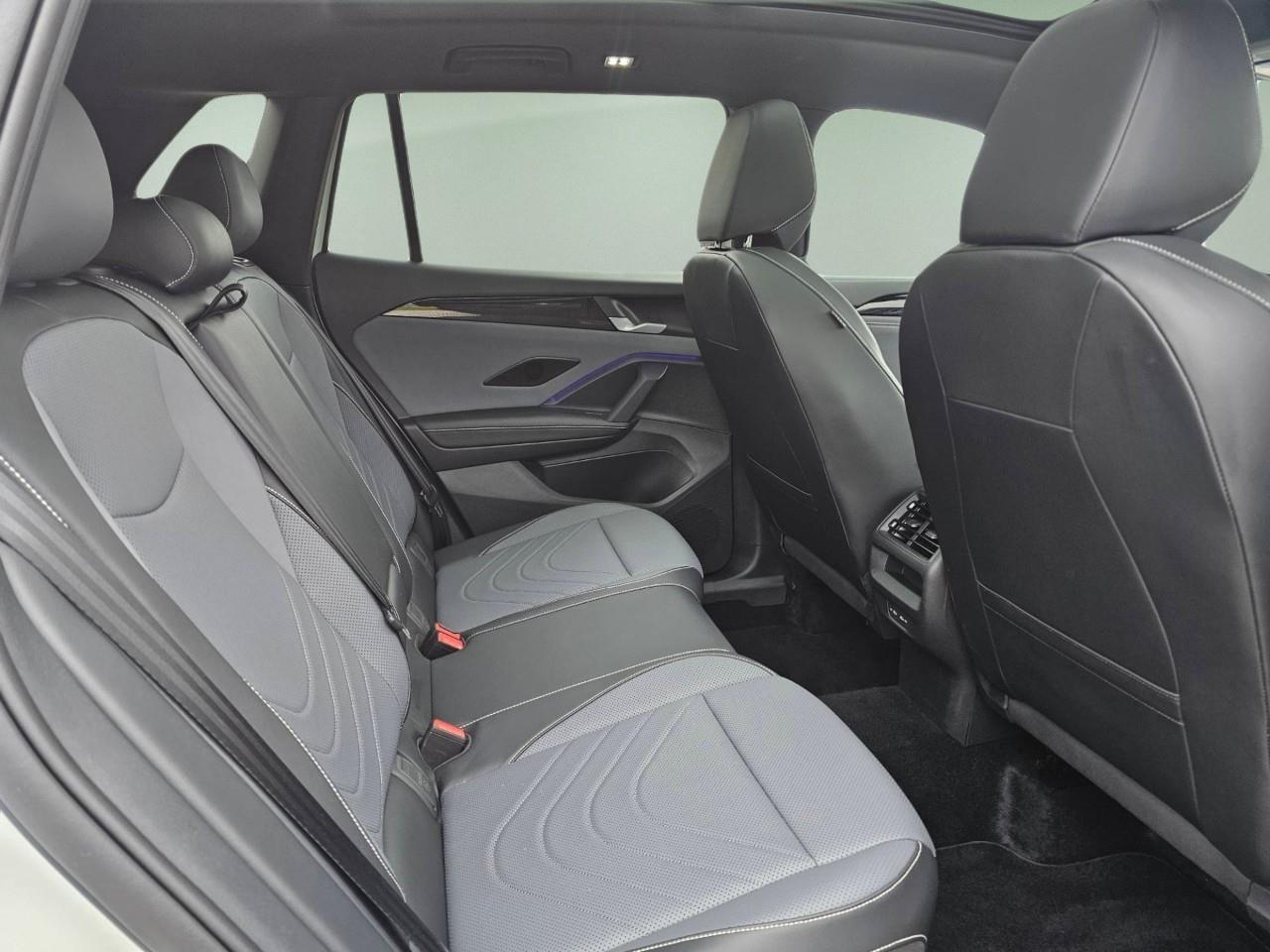 2026 Volkswagen Tiguan Comfortline R-Line Black Edition 4dr All-Wheel Drive 4MOTION Photo