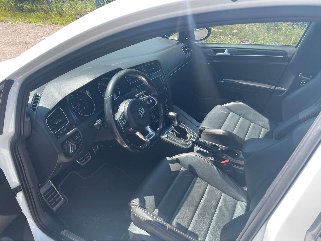 2017 Volkswagen Golf GTI Autobahn MUST SEE! WE FINANCE ALL CREDIT Photo