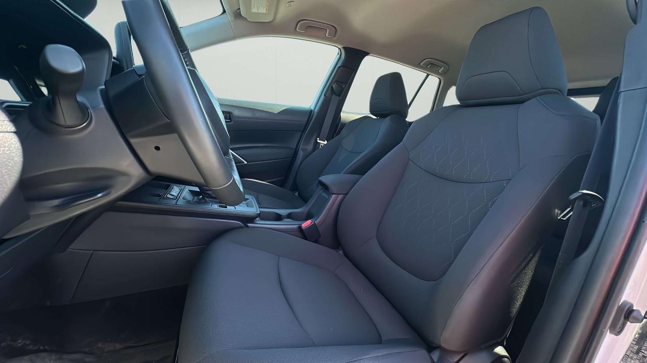 2026 Toyota Corolla Cross LE Photo