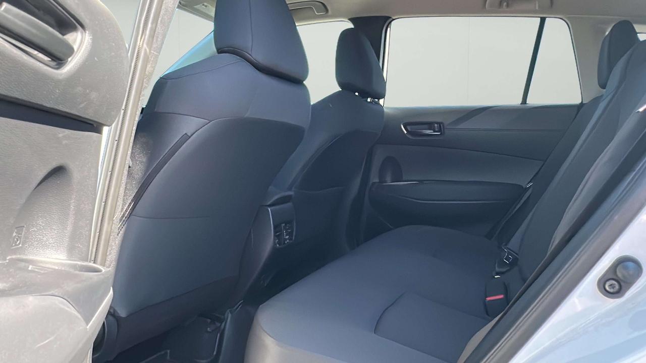 2026 Toyota Corolla Cross LE Photo