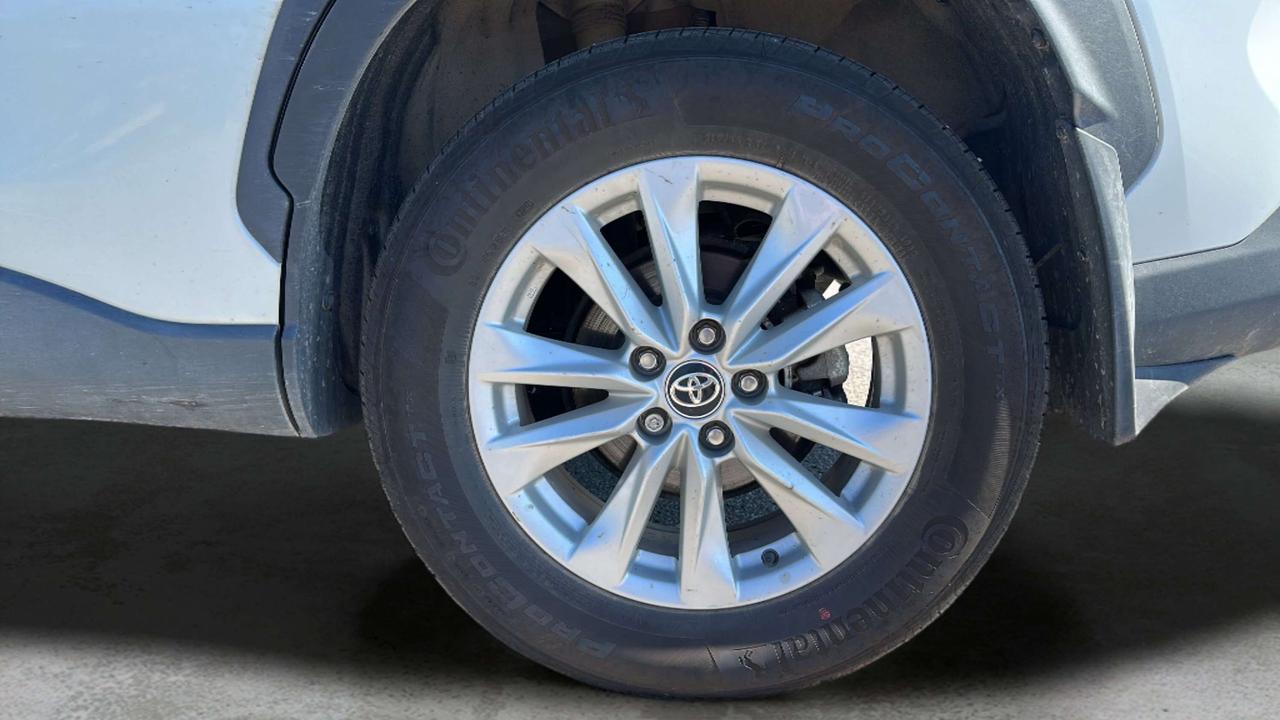 2026 Toyota Corolla Cross LE Photo