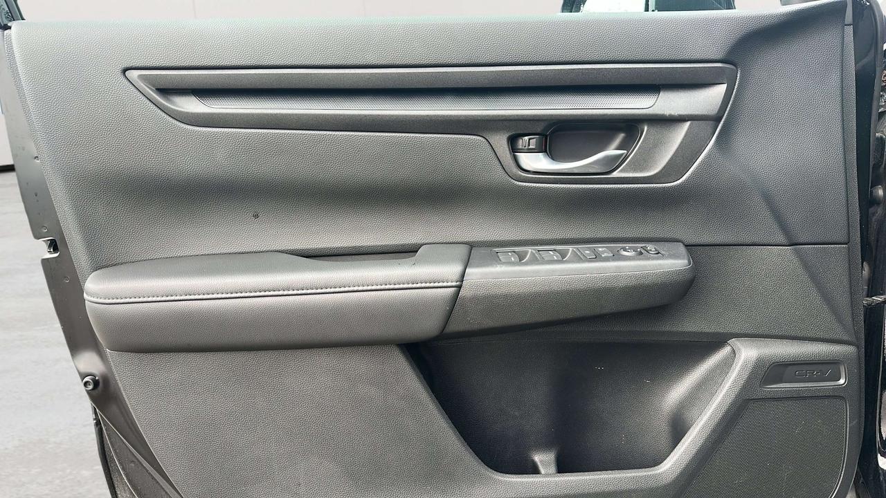 2025 Honda CR-V LX Photo