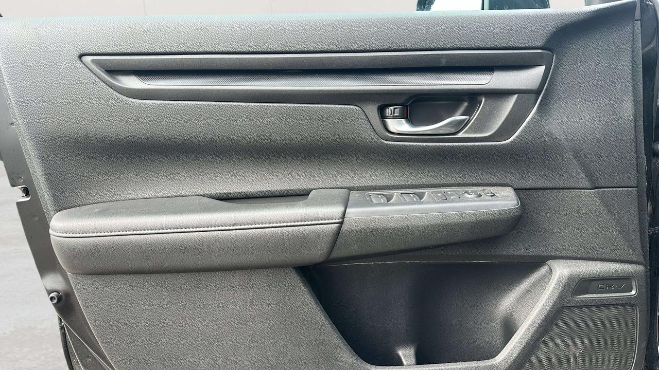 2025 Honda CR-V LX Photo