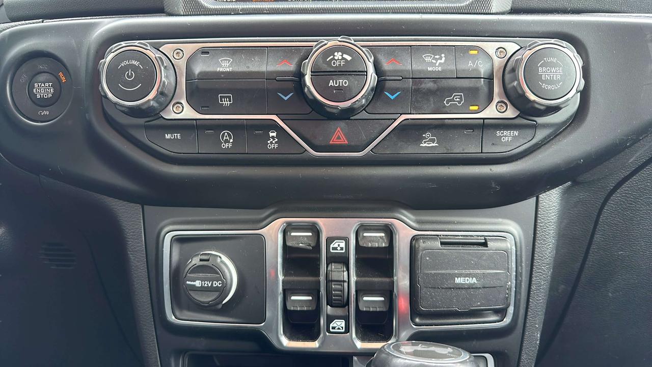 2021 Jeep Wrangler Unlimited Sahara Photo